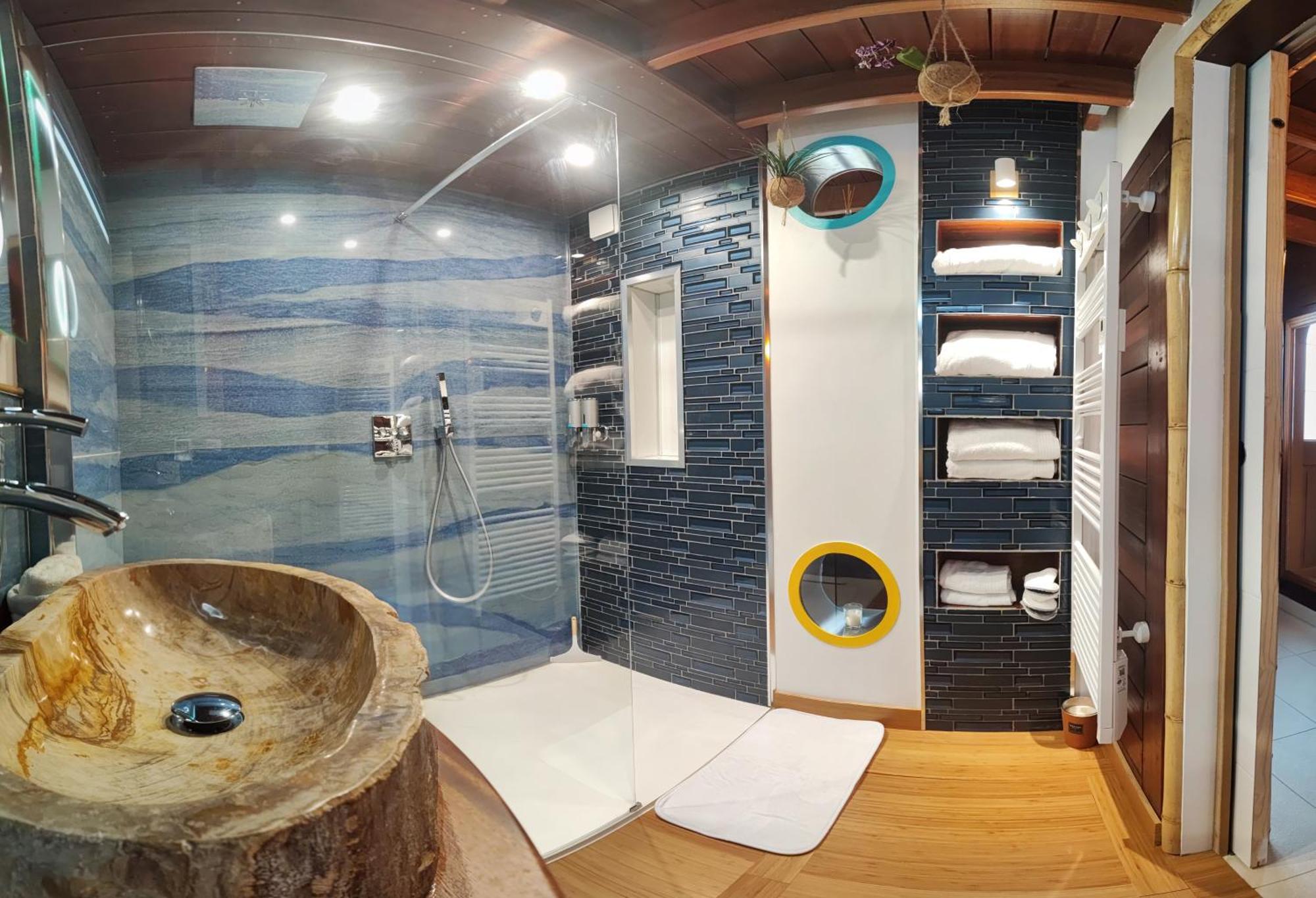 La Kaz Rhumantique Sauna And Spa Privatif La Riviere-Saint-Sauveur Exterior photo